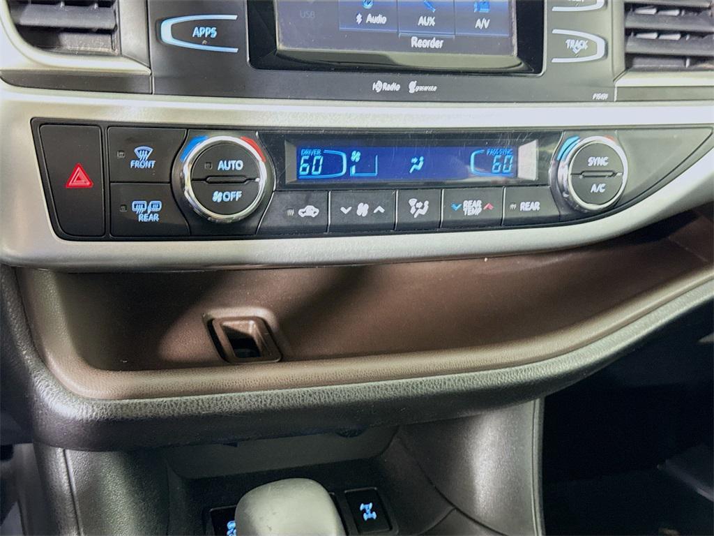 used 2014 Toyota Highlander car