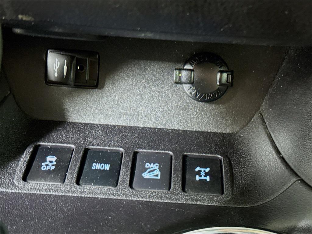 used 2014 Toyota Highlander car