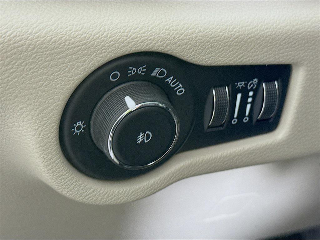 used 2022 Chrysler Pacifica car, priced at $31,898