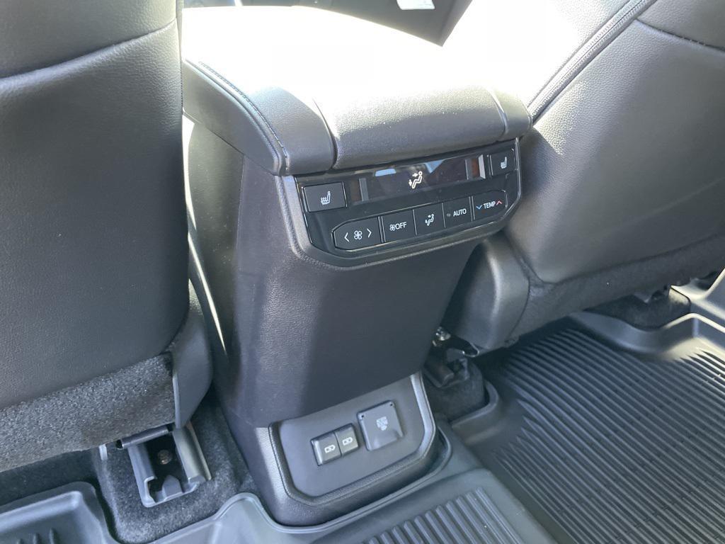 new 2025 Toyota Highlander car, priced at $55,712