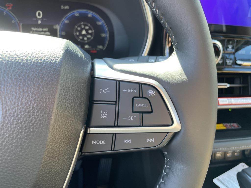 new 2025 Toyota Highlander car, priced at $55,712