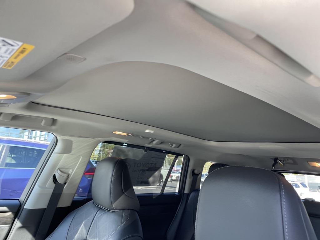 new 2025 Toyota Highlander car, priced at $55,712