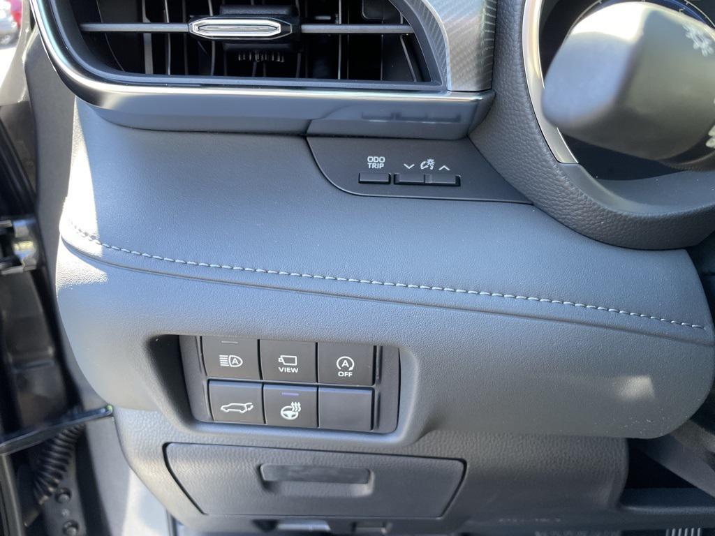 new 2025 Toyota Highlander car, priced at $55,712