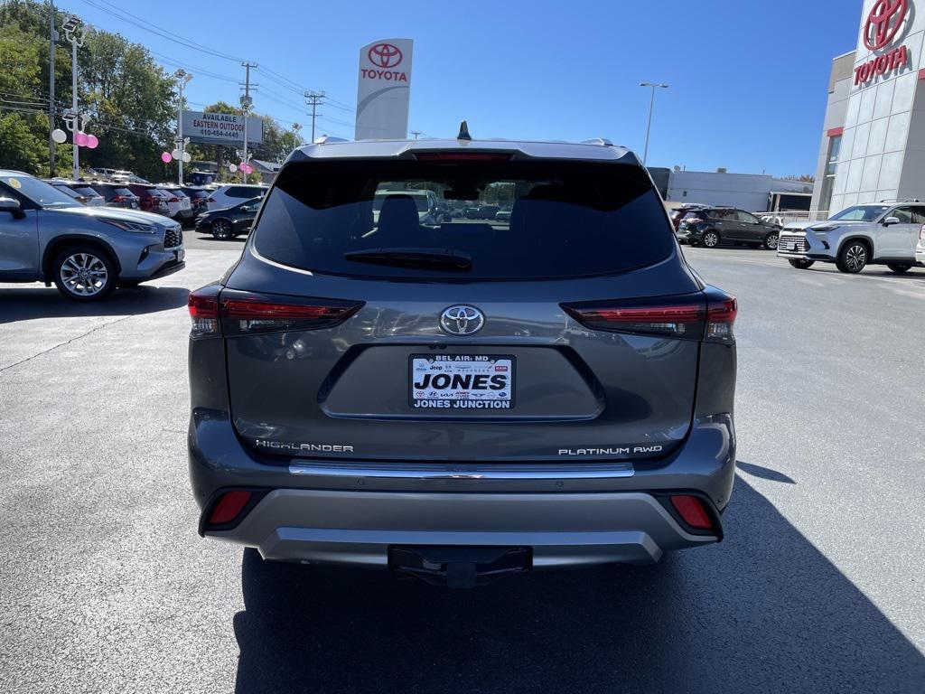 new 2025 Toyota Highlander car, priced at $55,712