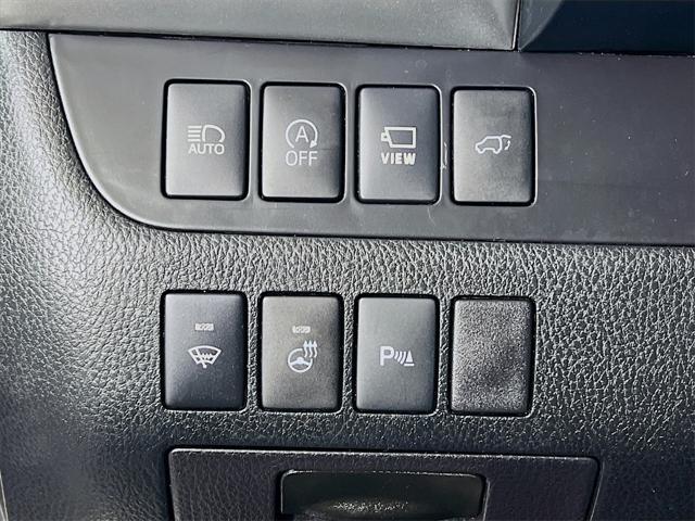 used 2019 Toyota Highlander car, priced at $26,869