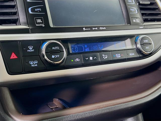 used 2019 Toyota Highlander car, priced at $26,869
