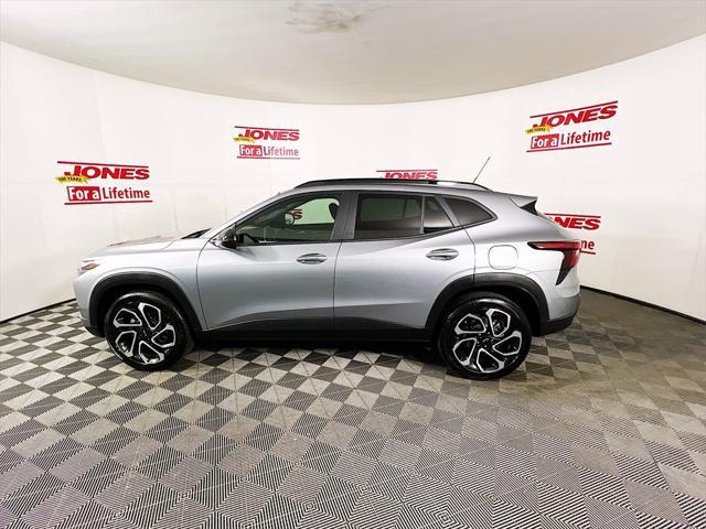 used 2025 Chevrolet Trax car, priced at $24,456