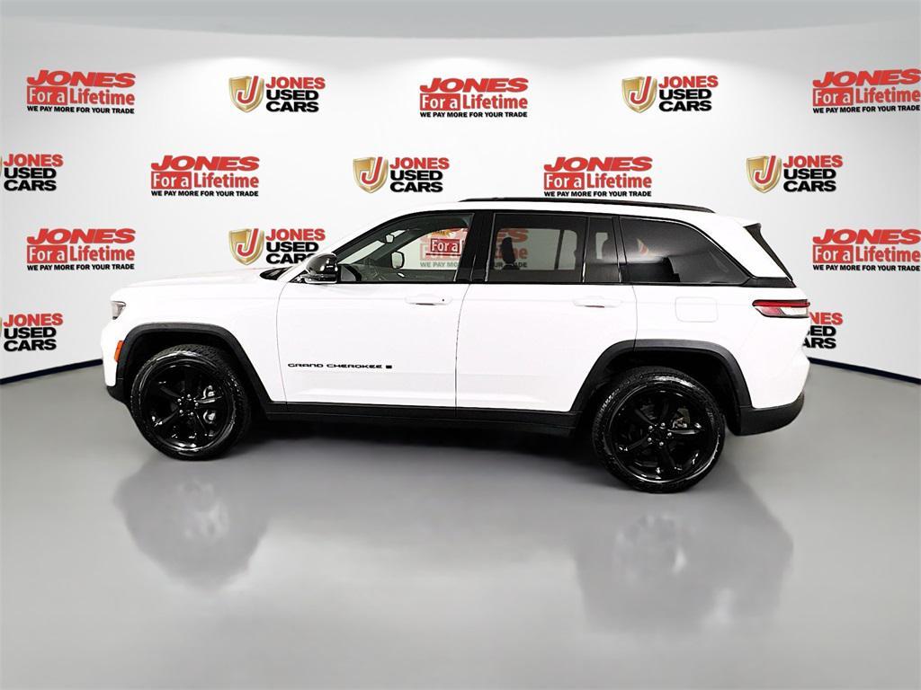 used 2023 Jeep Grand Cherokee car, priced at $32,998