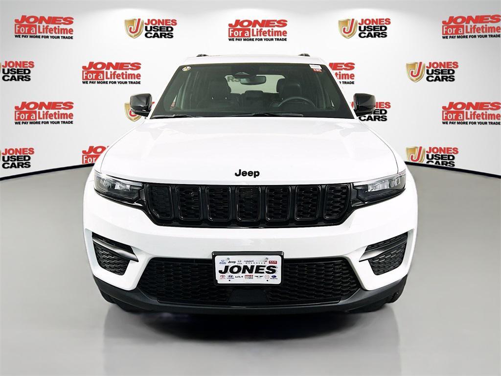 used 2023 Jeep Grand Cherokee car, priced at $32,998
