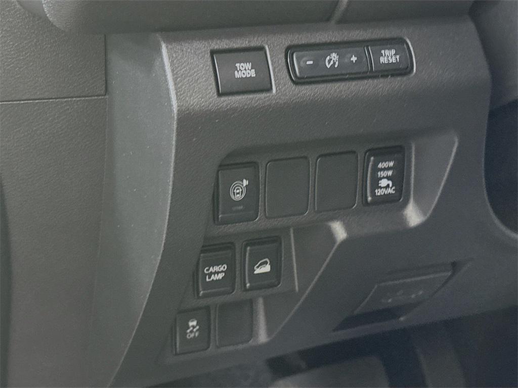 used 2025 Nissan Frontier car