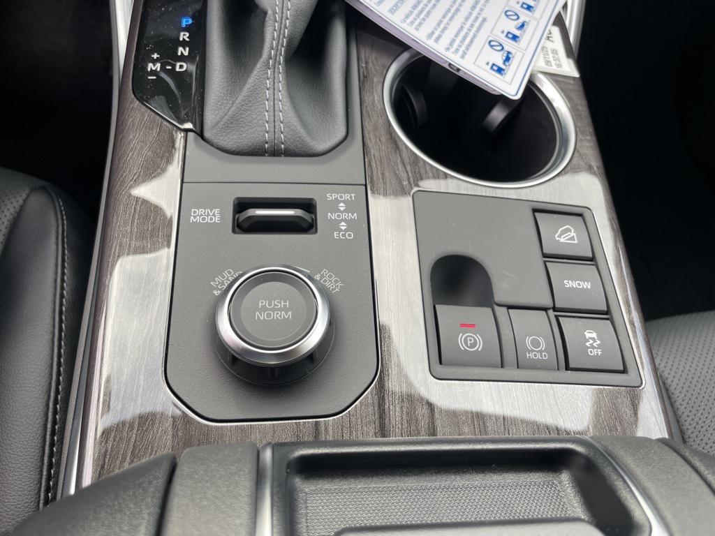 new 2025 Toyota Highlander car, priced at $55,957