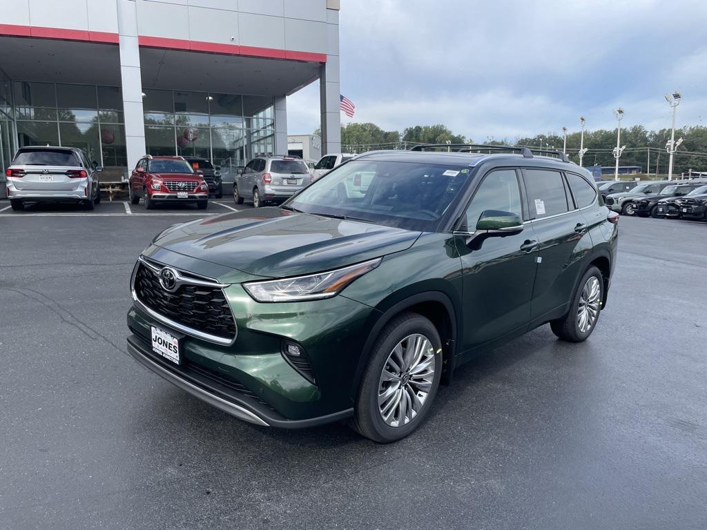 new 2025 Toyota Highlander car, priced at $55,957