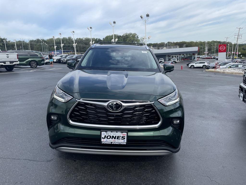 new 2025 Toyota Highlander car, priced at $55,957