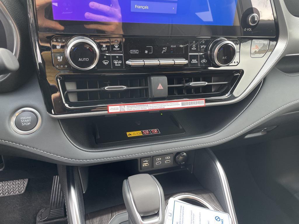 new 2025 Toyota Highlander car, priced at $55,957