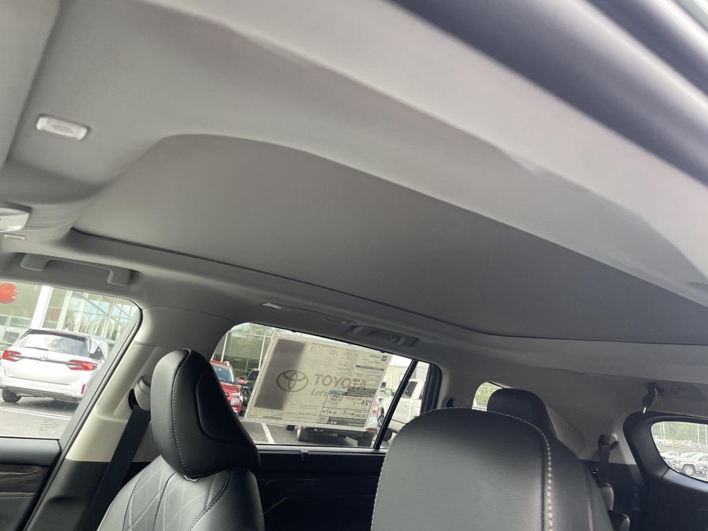 new 2025 Toyota Highlander car, priced at $55,957