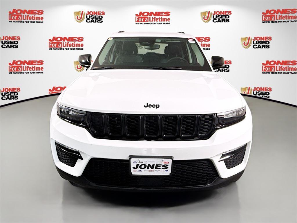 used 2023 Jeep Grand Cherokee car, priced at $34,134