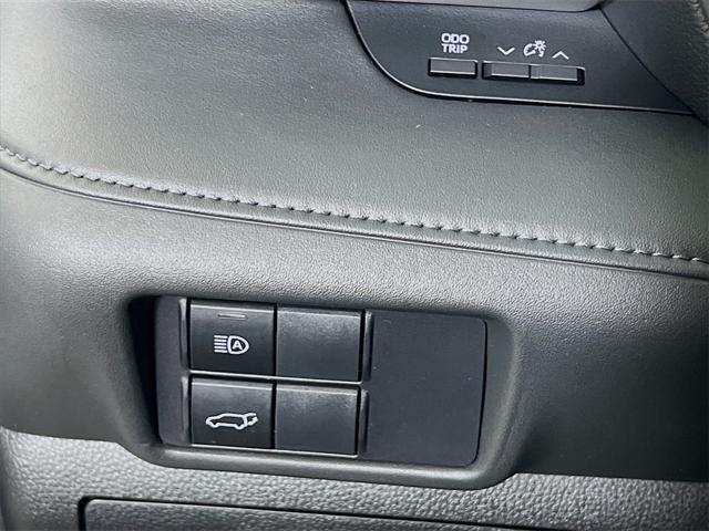 used 2020 Toyota Highlander car, priced at $32,995