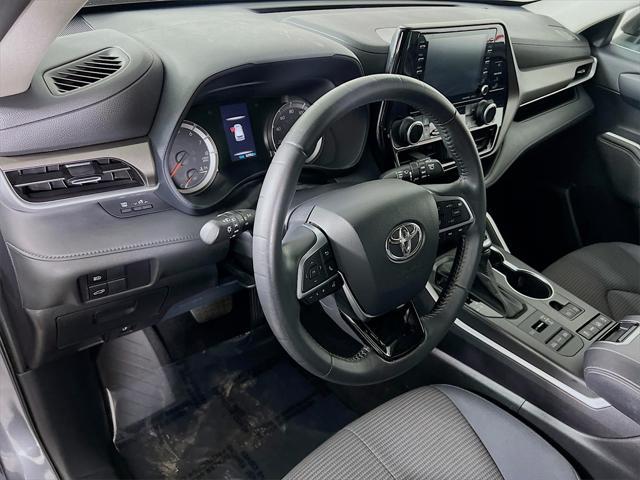 used 2020 Toyota Highlander car, priced at $32,995