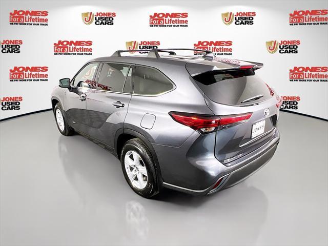 used 2020 Toyota Highlander car, priced at $32,995