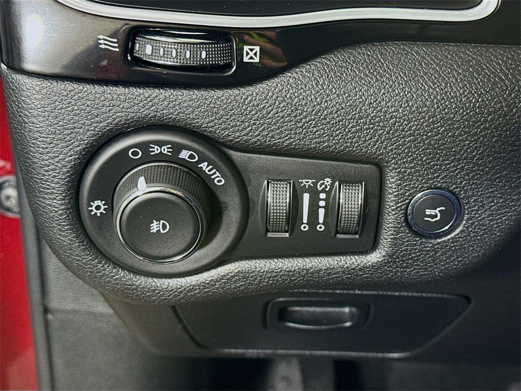 used 2020 Jeep Cherokee car, priced at $17,998