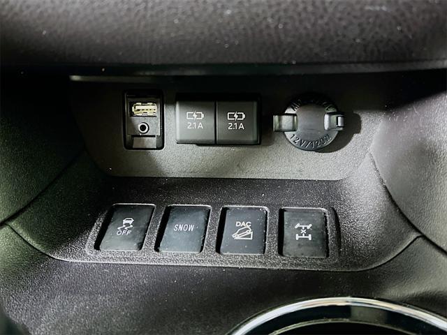 used 2019 Toyota Highlander car, priced at $25,998