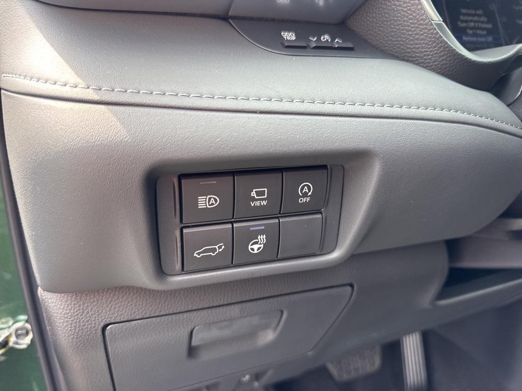 new 2025 Toyota Highlander car, priced at $55,957