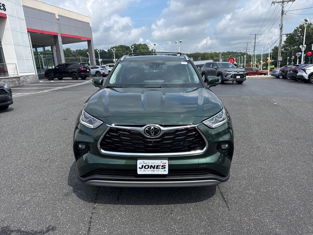 new 2025 Toyota Highlander car, priced at $55,957