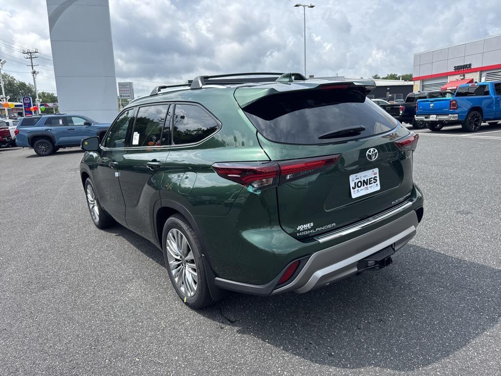 new 2025 Toyota Highlander car, priced at $55,957