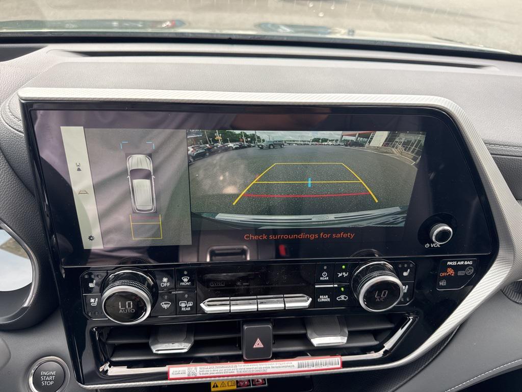 new 2025 Toyota Highlander car, priced at $55,957