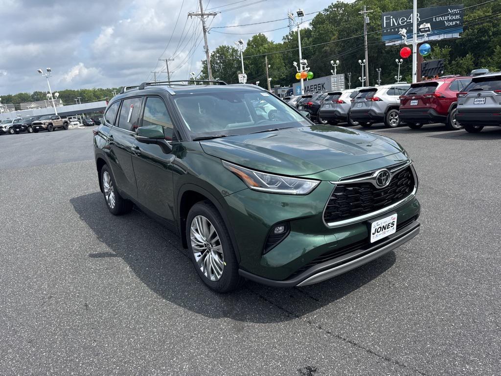 new 2025 Toyota Highlander car, priced at $55,957