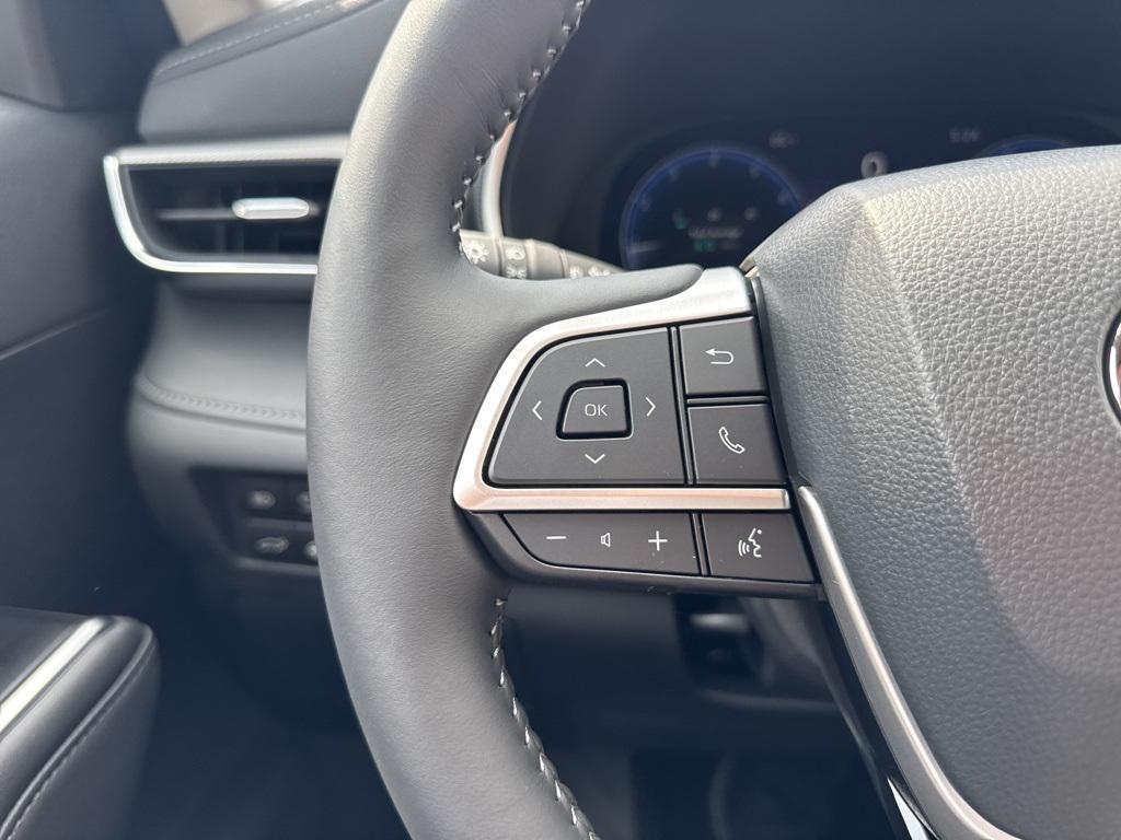 new 2025 Toyota Highlander car, priced at $55,957