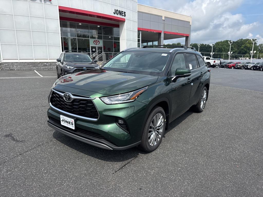 new 2025 Toyota Highlander car, priced at $55,957
