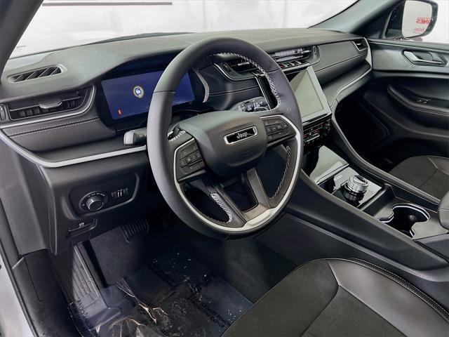 used 2025 Jeep Grand Cherokee car, priced at $41,995