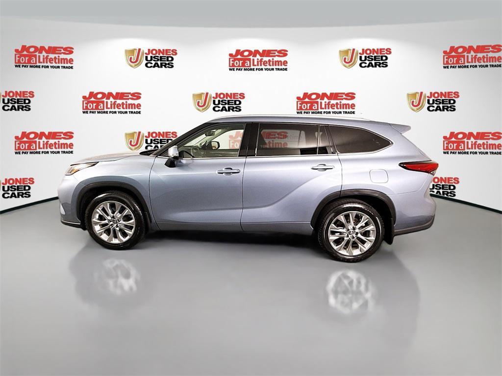 used 2023 Toyota Highlander car, priced at $46,998