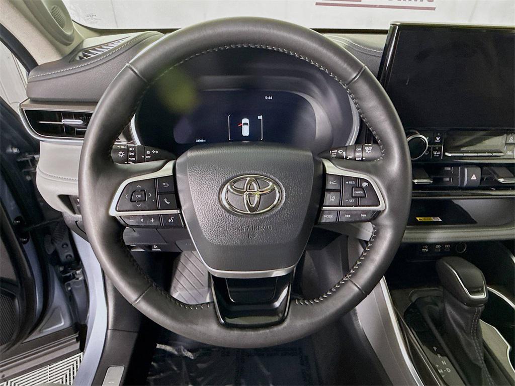 used 2023 Toyota Highlander car, priced at $46,998