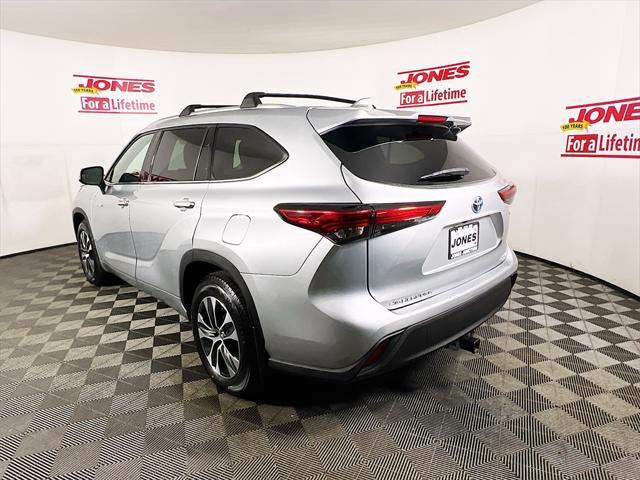used 2021 Toyota Highlander Hybrid car, priced at $34,999