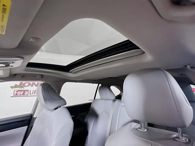 used 2021 Toyota Highlander Hybrid car, priced at $34,999
