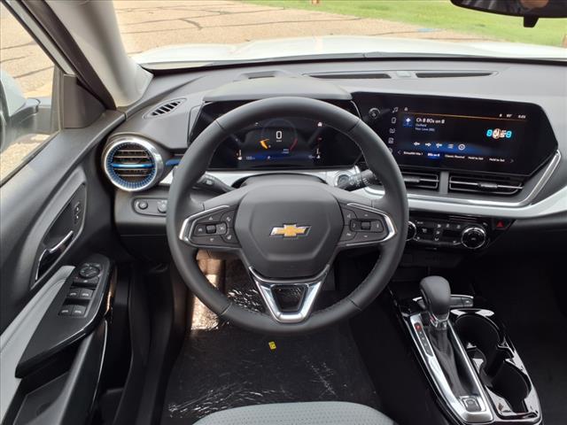 new 2025 Chevrolet Trax car