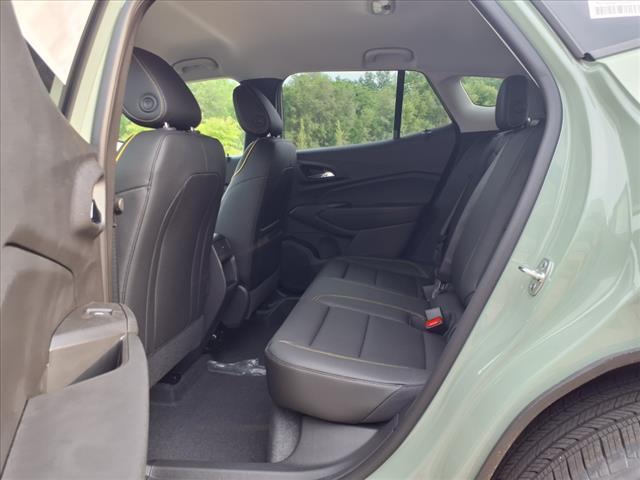 new 2025 Chevrolet Trax car