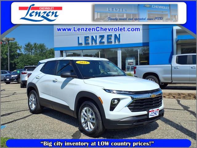 used 2025 Chevrolet TrailBlazer car, priced at $28,685