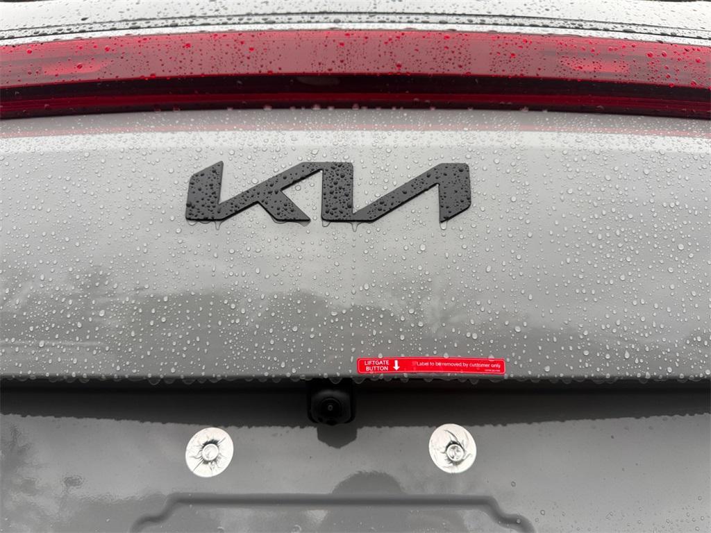 new 2026 Kia Carnival Hybrid car, priced at $58,080