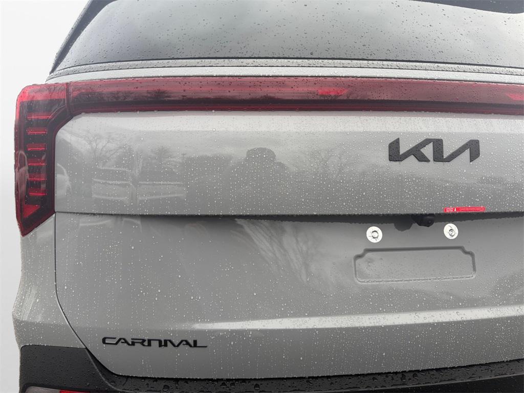 new 2026 Kia Carnival Hybrid car, priced at $58,080