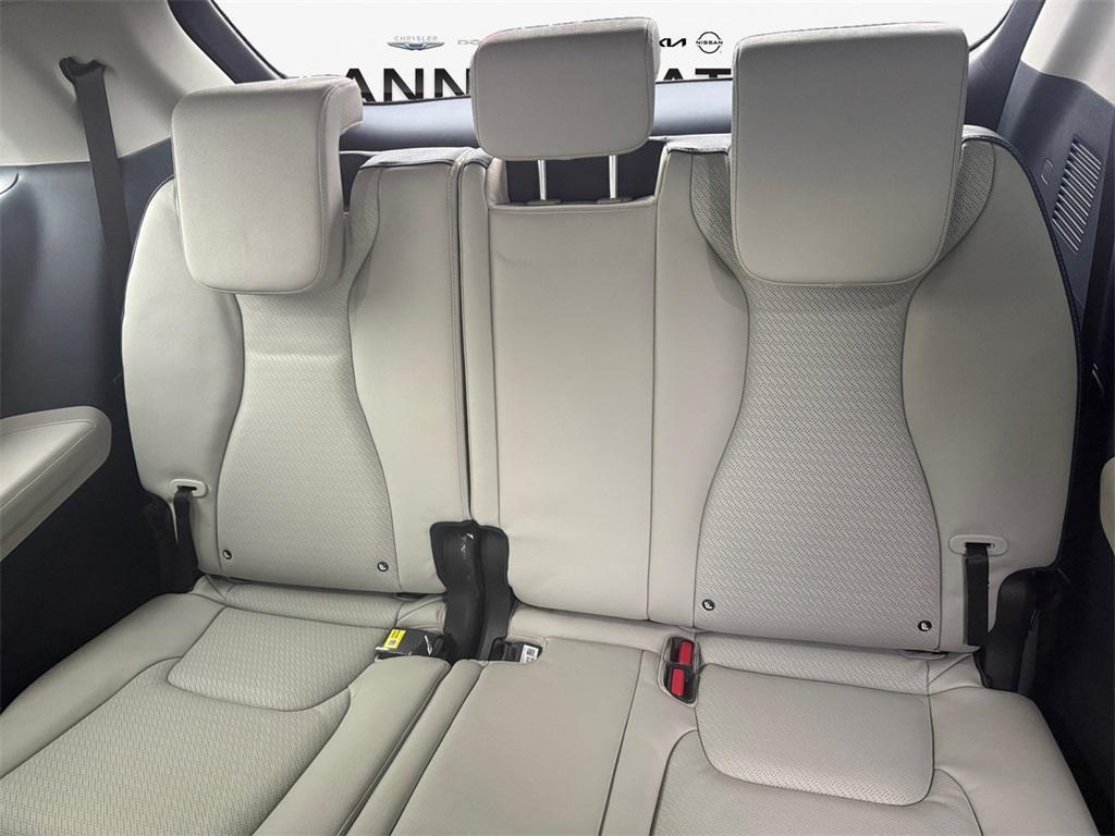 new 2026 Kia Carnival Hybrid car, priced at $58,080