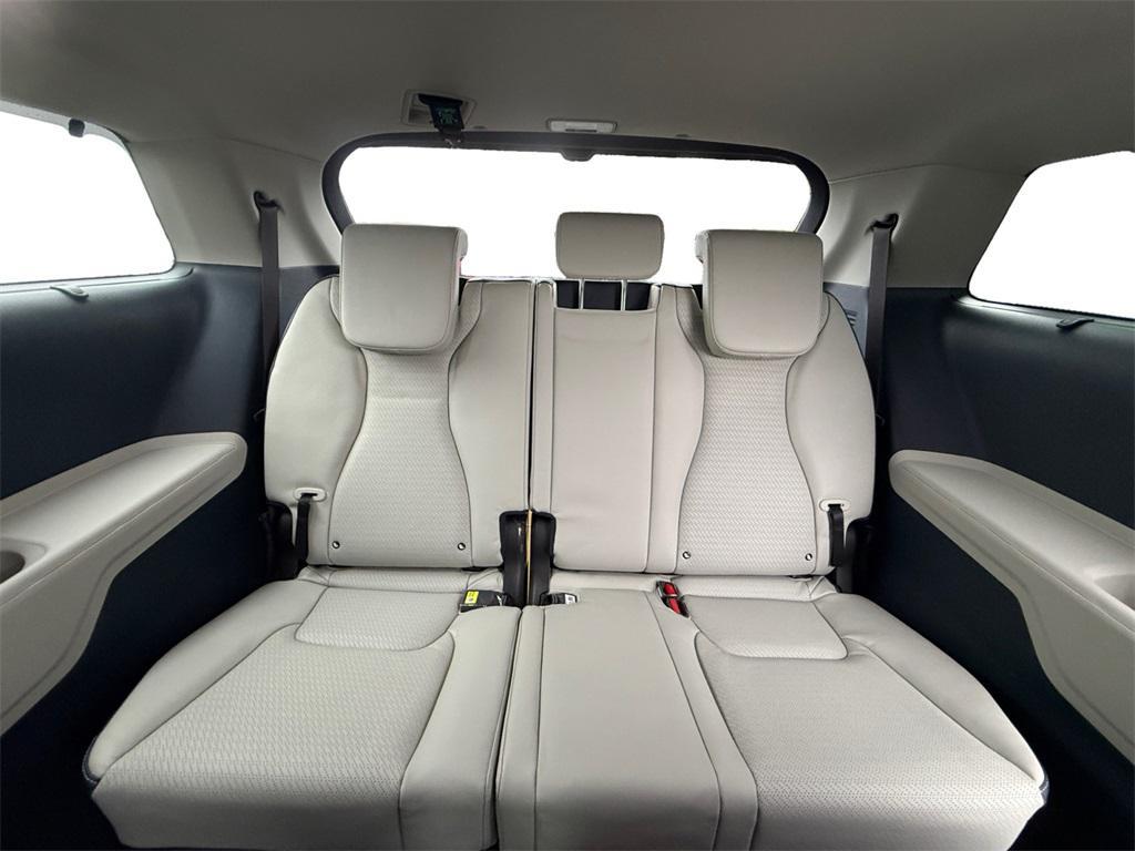 new 2026 Kia Carnival Hybrid car, priced at $58,080