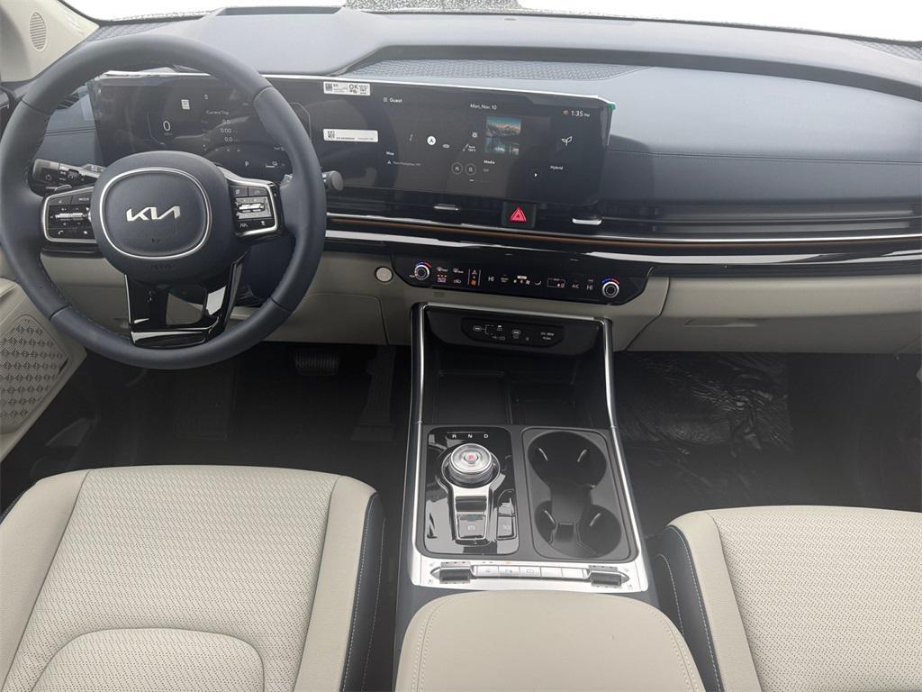 new 2026 Kia Carnival Hybrid car, priced at $58,080