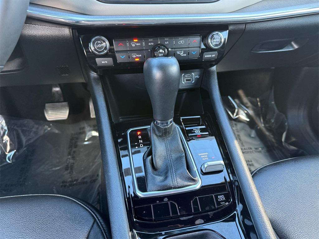 used 2024 Jeep Compass car, priced at $25,899