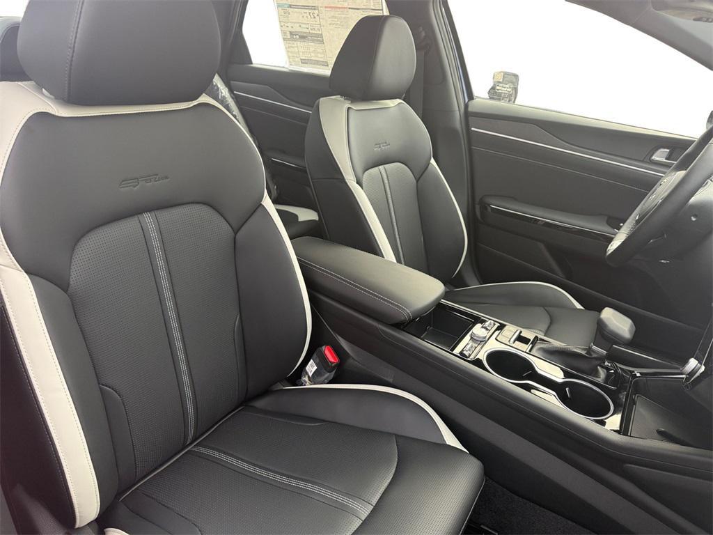 new 2026 Kia K5 car, priced at $33,935