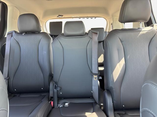 new 2025 Kia Carnival car, priced at $43,170