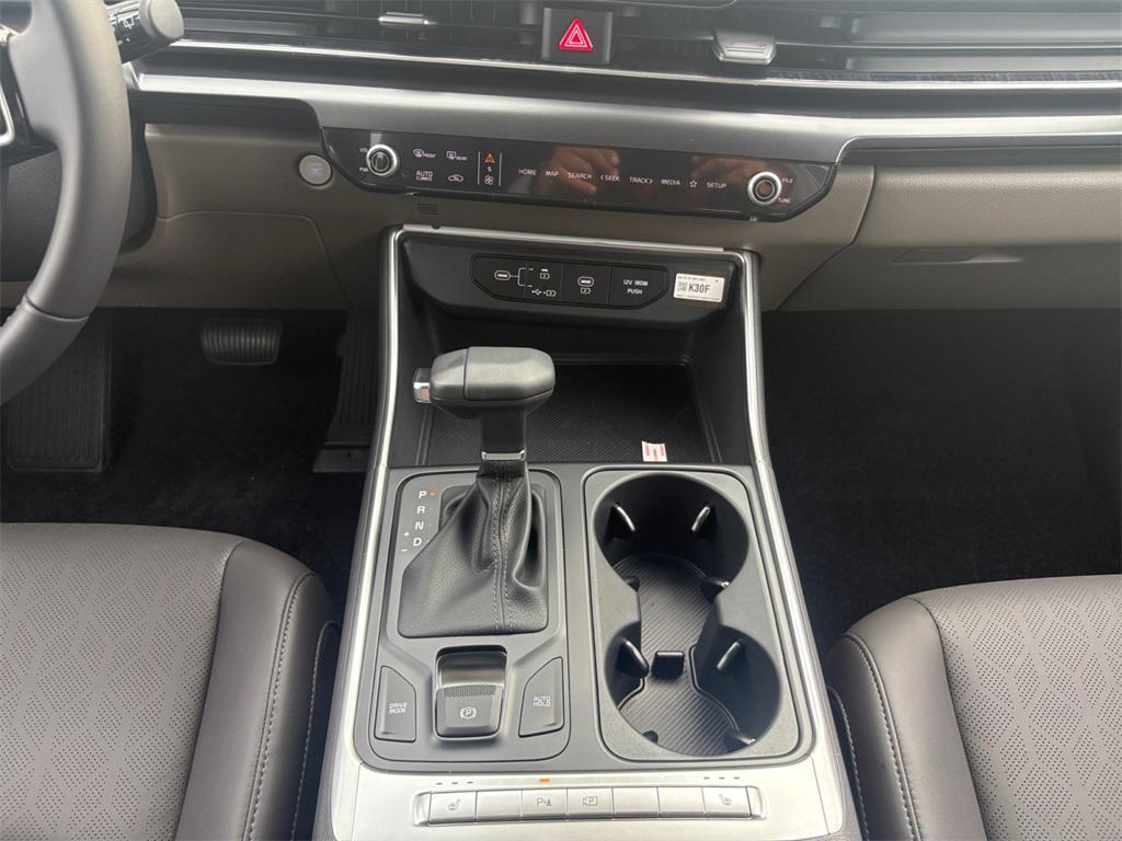 new 2026 Kia Carnival car, priced at $40,770