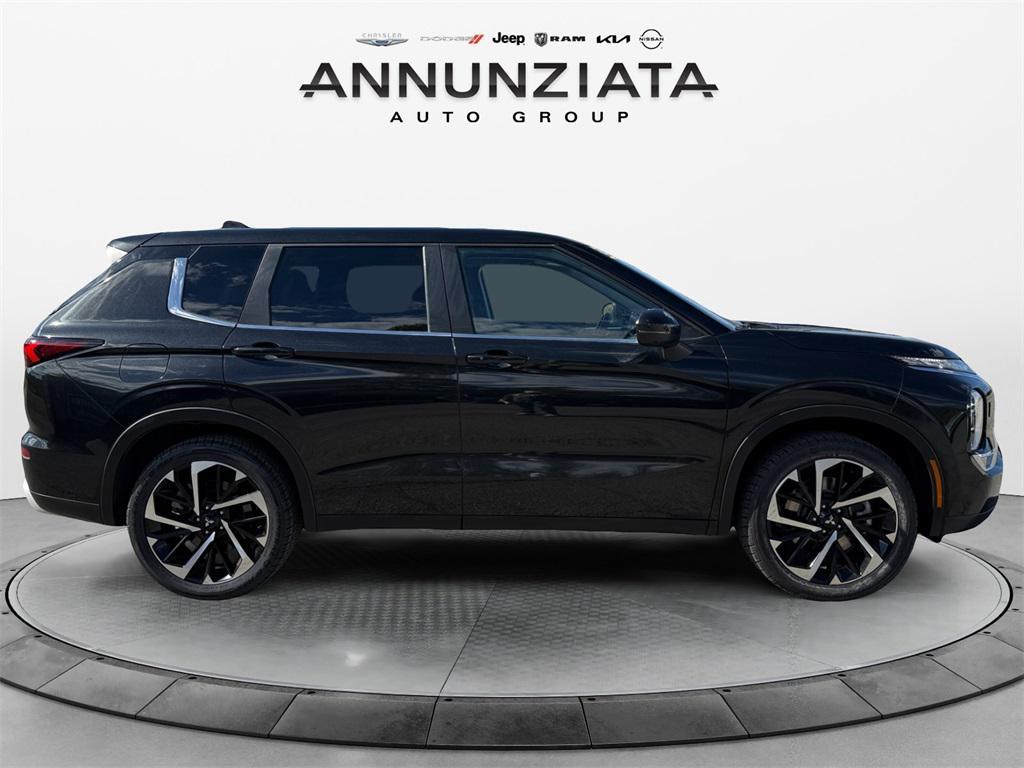used 2023 Mitsubishi Outlander car, priced at $20,999